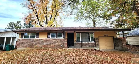 2239 Lovett Dr, Saint Louis, MO 63136