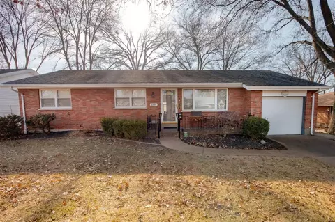 6118 Willow Bend Dr, Saint Louis, MO 63123