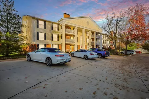 15631 Hedgeford Ct #20, Chesterfield, MO 63017