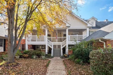 7326 Whitehall Colonial Ln, Saint Louis, MO 63119