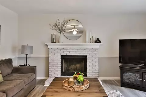 1084 Johanna Dr, Ballwin, MO 63021 photo 9