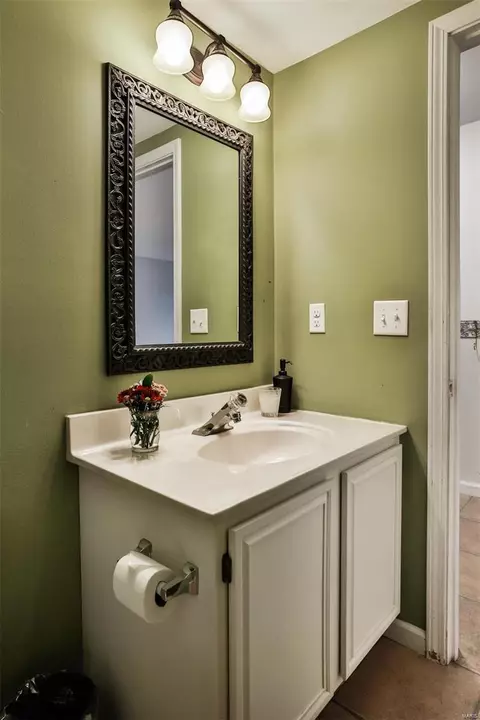 1084 Johanna Dr, Ballwin, MO 63021 photo 22