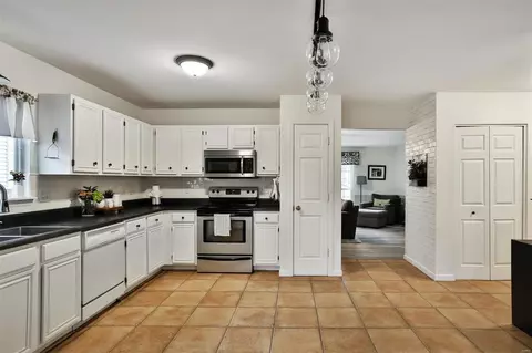 1084 Johanna Dr, Ballwin, MO 63021 photo 26
