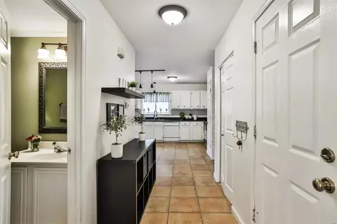 1084 Johanna Dr, Ballwin, MO 63021 photo 20