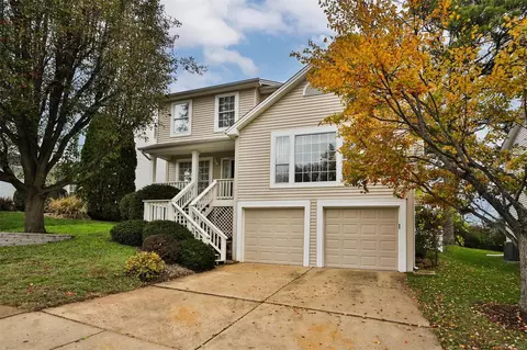 1084 Johanna Dr, Ballwin, MO 63021 photo 3
