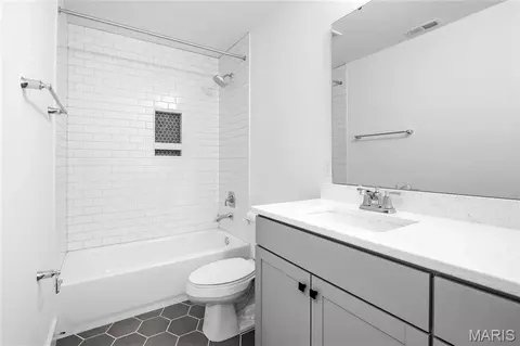 6927 Sutherland Ave, Saint Louis, MO 63109 photo 27