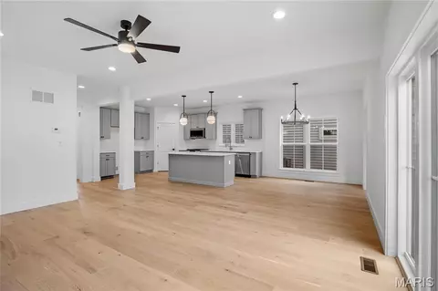 6927 Sutherland Ave, Saint Louis, MO 63109 photo 13