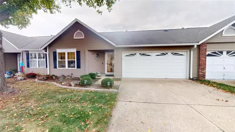 1233 Shirley Ridge Dr #3E, Saint Charles, MO 63304