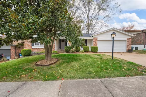 8833 Forest Heights Dr, Saint Louis, MO 63123