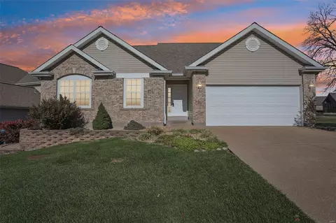 5403 Hagemann Pointe Dr, Saint Louis, MO 63128