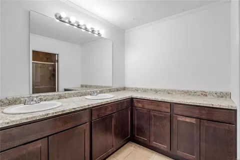 Bath - 345 Carmel Woods Dr, Ellisville, MO 63021 photo 2 of 5