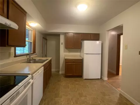 10 Wayne St, Saint Charles, MO 63301 photo 5