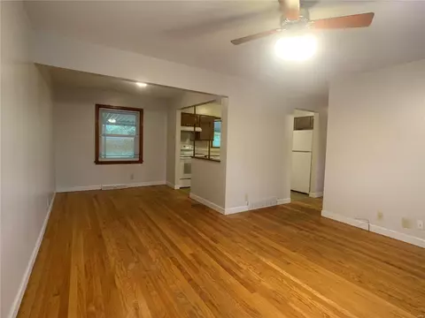 10 Wayne St, Saint Charles, MO 63301 photo 3