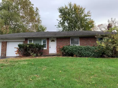 10 Wayne St, Saint Charles, MO 63301