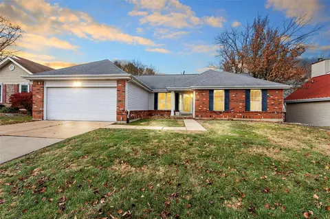 1125 Dunston Dr, Saint Louis, MO 63146