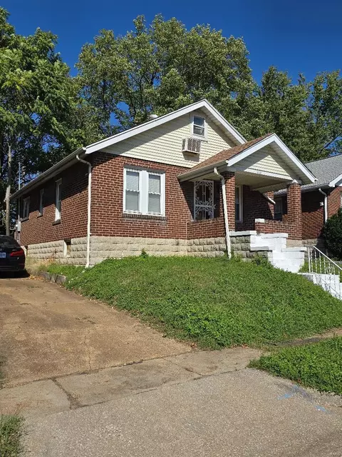 4213 Dardenne Dr, Saint Louis, MO 63120