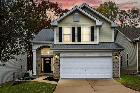 7171 Tournament Dr, Saint Louis, MO 63129