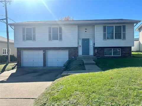 4224 Santen Dr, Saint Louis, MO 63123
