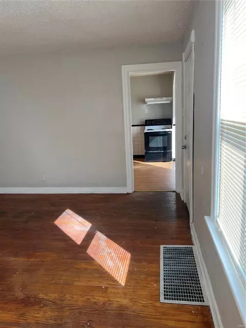 8805 Tyrell Dr, Saint Louis, MO 63136 photo 5