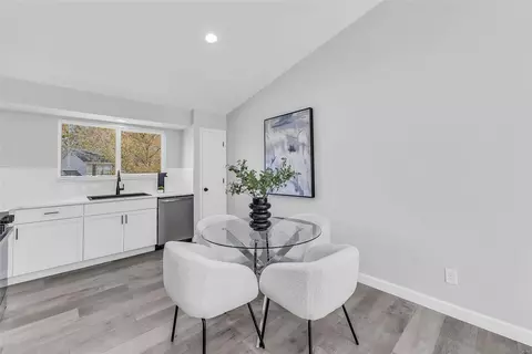 Dining - 521 Vernal Hill Ct, Ballwin, MO 63021 photo 3 of 3
