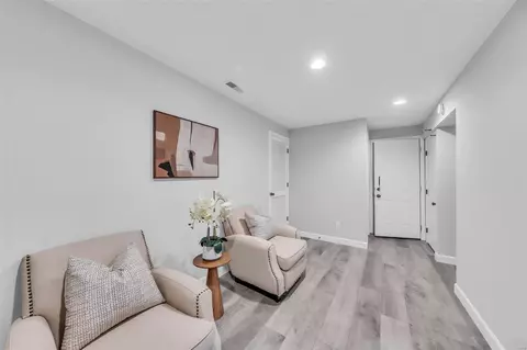 Entry Way - 521 Vernal Hill Ct, Ballwin, MO 63021 photo 4 of 5