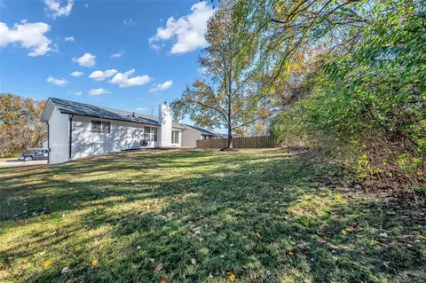 Exterior - 521 Vernal Hill Ct, Ballwin, MO 63021 photo 6 of 8