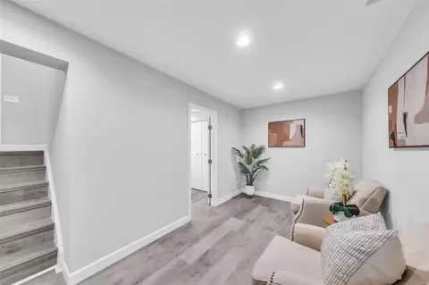 Entry Way - 521 Vernal Hill Ct, Ballwin, MO 63021 photo 2 of 5