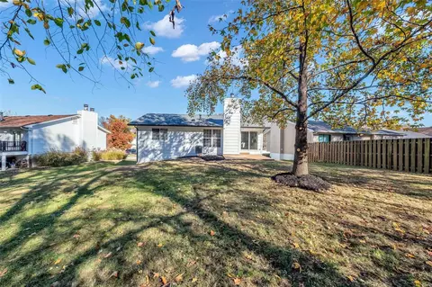 Exterior - 521 Vernal Hill Ct, Ballwin, MO 63021 photo 5 of 8