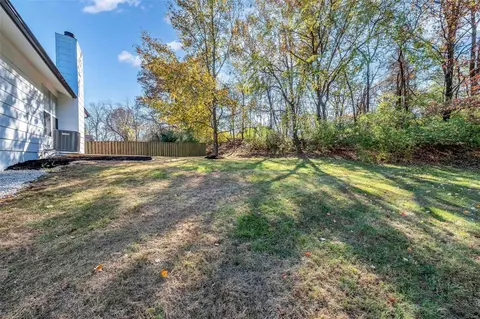 Exterior - 521 Vernal Hill Ct, Ballwin, MO 63021 photo 7 of 8