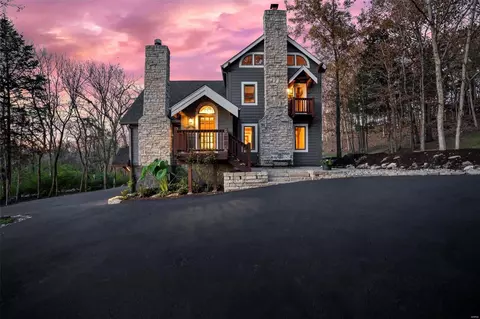 515 Busch Forest Ln, Fenton, MO 63026