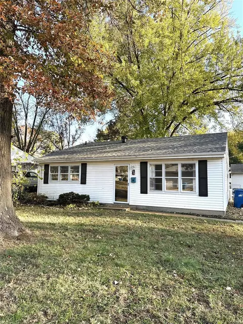 934 Hawthorn Ave, Saint Charles, MO 63301