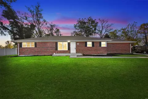 7415 Veterans Memorial Pkwy, Saint Peters, MO 63376