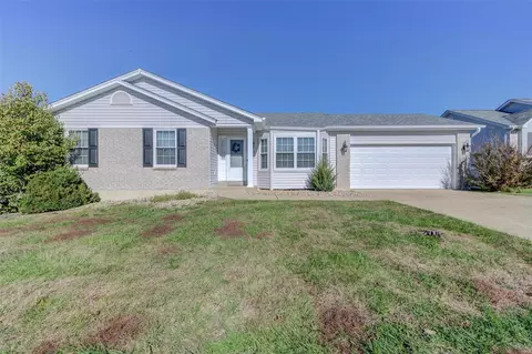 1752 Fairview Farms Cir, Wentzville, MO 63385