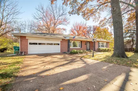 1430 Wexford Ave, Saint Louis, MO 63119