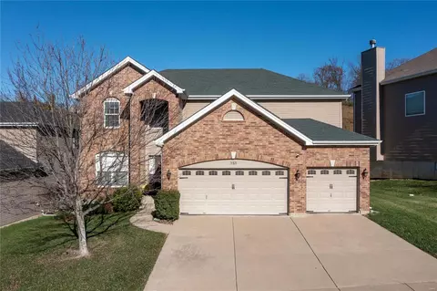 359 Lauren Lndg, Ballwin, MO 63021 photo 1