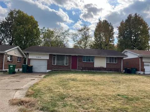924 Lebon Dr, Saint Louis, MO 63137