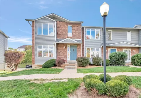 601 King Dr, Saint Charles, MO 63303