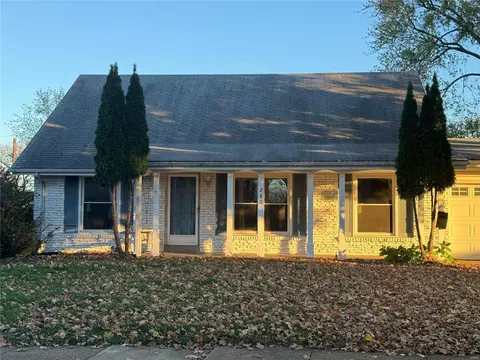240 Albert Dr, Florissant, MO 63031
