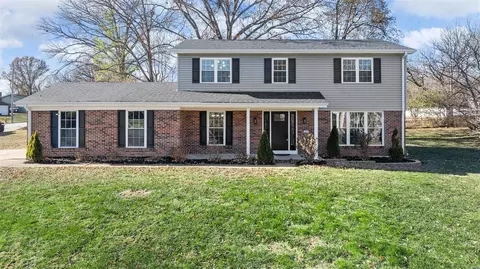 311 Breezeview Dr, Ballwin, MO 63021