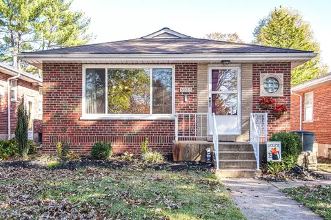 3925 French Ct, Saint Louis, MO 63116