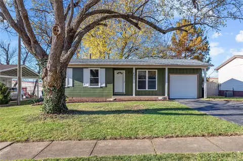 4927 Tulip Tree Ln, Hazelwood, MO 63042