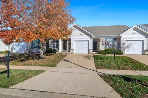 12173 Mckelvey Place Dr, Bridgeton, MO 63044