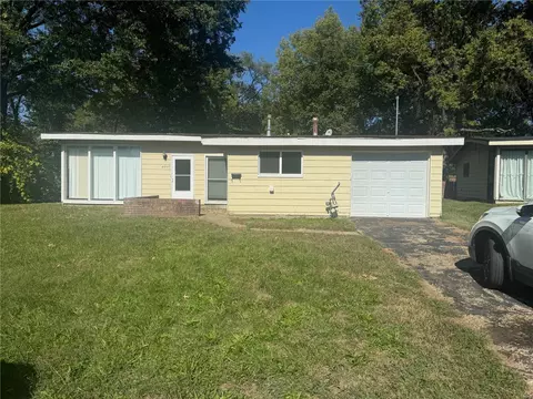 8333 Midwood Ave, Saint Louis, MO 63134