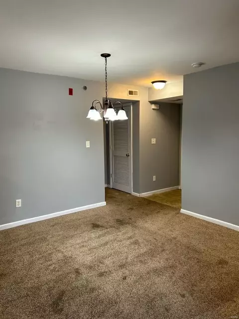 Dining - 2101 Spring Creek Ln, O'fallon, MO 63368 photo 2 of 2