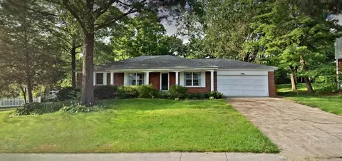 4551 Vallarta Dr, Saint Louis, MO 63128