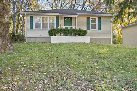 128 Connolly Dr, Saint Louis, MO 63135