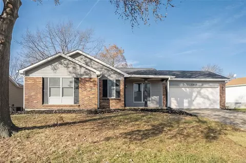1212 Summerwood Dr, Saint Peters, MO 63376
