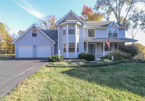 4770 Oakbrier Dr, Saint Louis, MO 63128