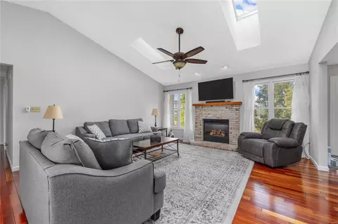 Living - 9 Quaint Cottage Ct, O'fallon, MO 63368 photo 3 of 4