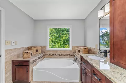 Bath - 9 Quaint Cottage Ct, O'fallon, MO 63368 photo 3 of 4